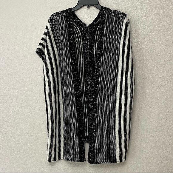 Nina Leonard Open Front Sleeveless Cardigan Size One Size (SM-XL) - Picture 1 of 3